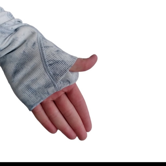 Lululemon ebb to train fitted sports hoodless jacket, size 4 excellent condition - Picture 6 of 9